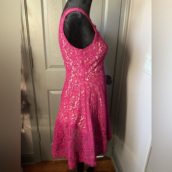 Soprano small fully lined burgundy lace dress - Picture 3 of 5